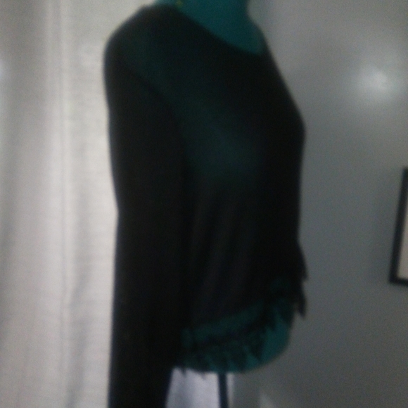 Divided H&M Cropped Long-Sleeved Knit Top w Embroidered Lace Detail Black Sz L - Picture 5 of 10